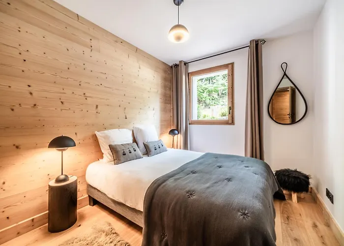 Lupin - By Emerald דירה *